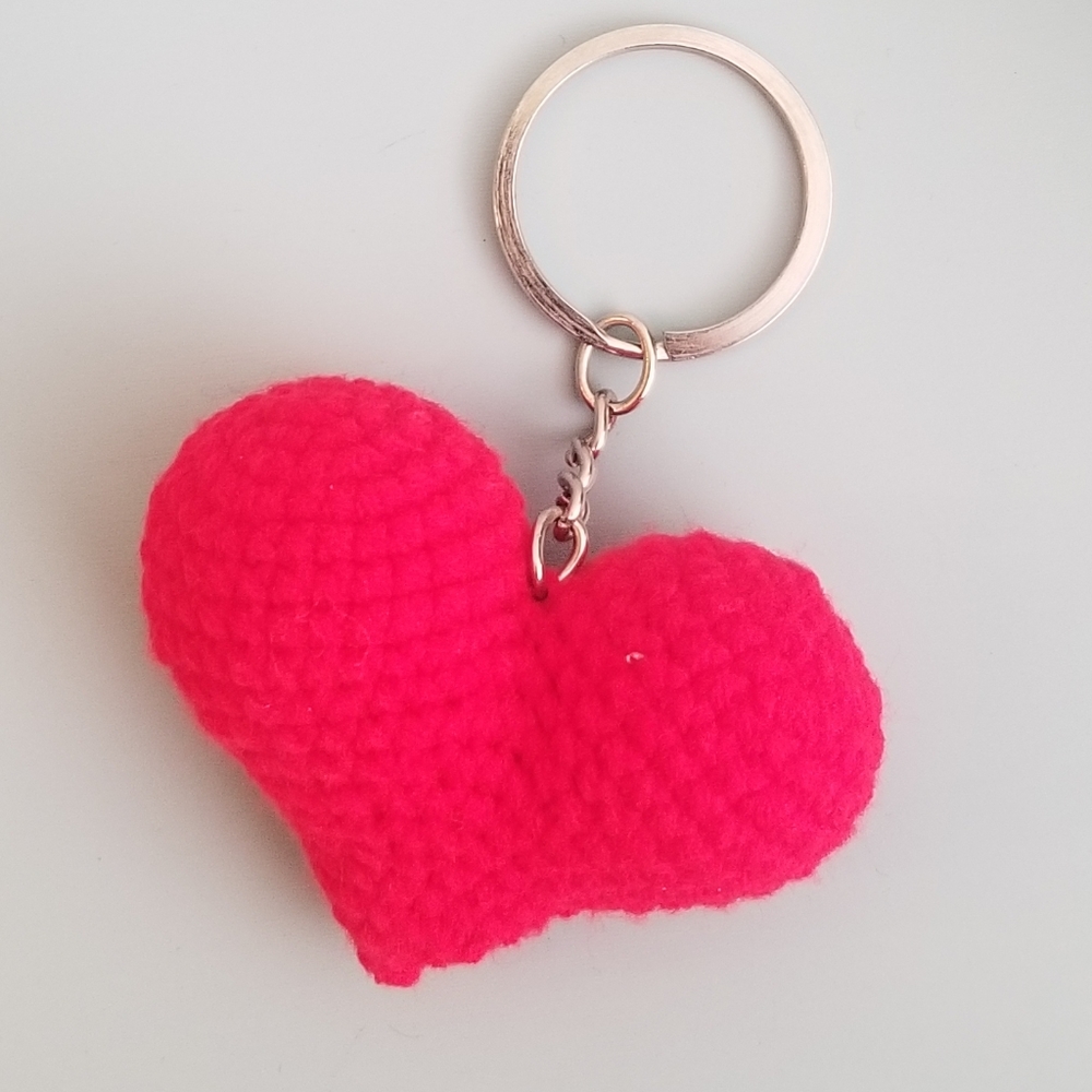 Crochet Keychain 3D Red Heart Handmade - Picture 4 of 4